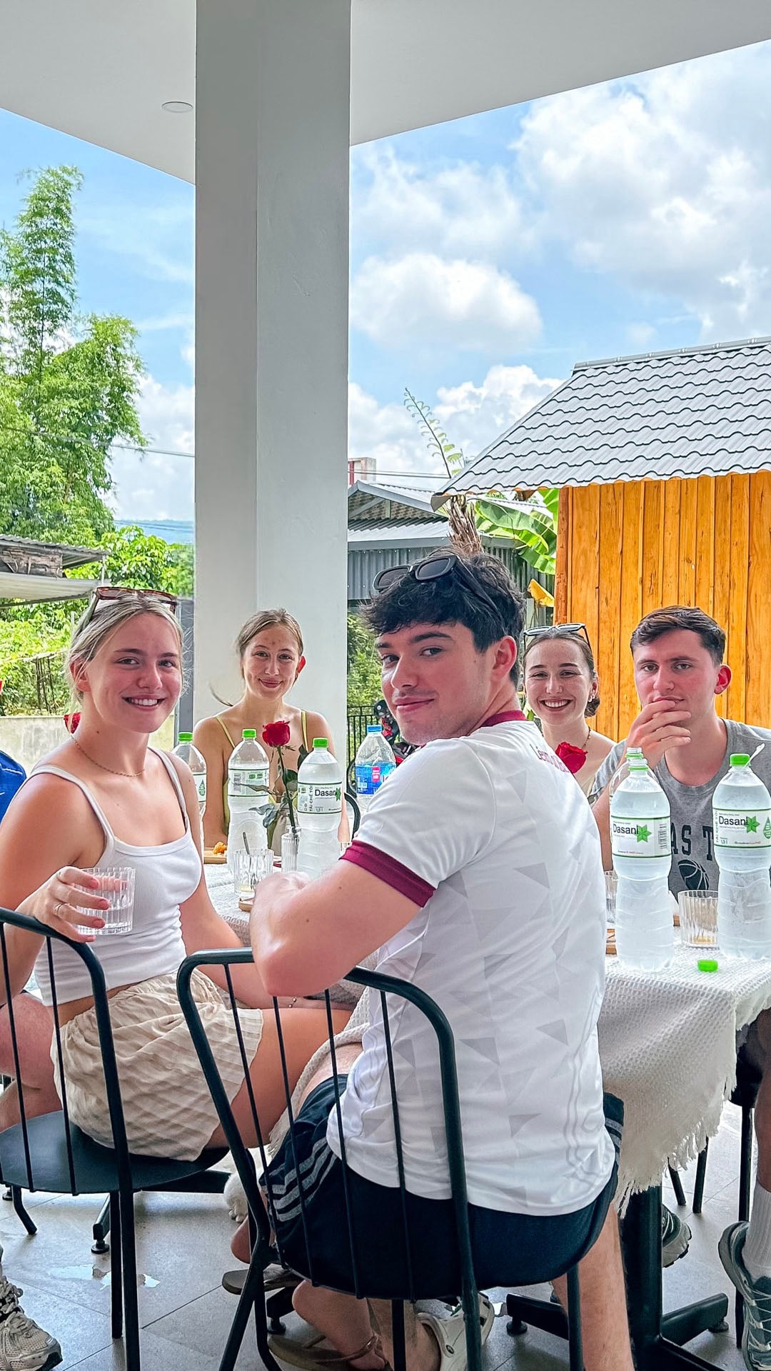 TALO Kitchen & Lounge - Customers